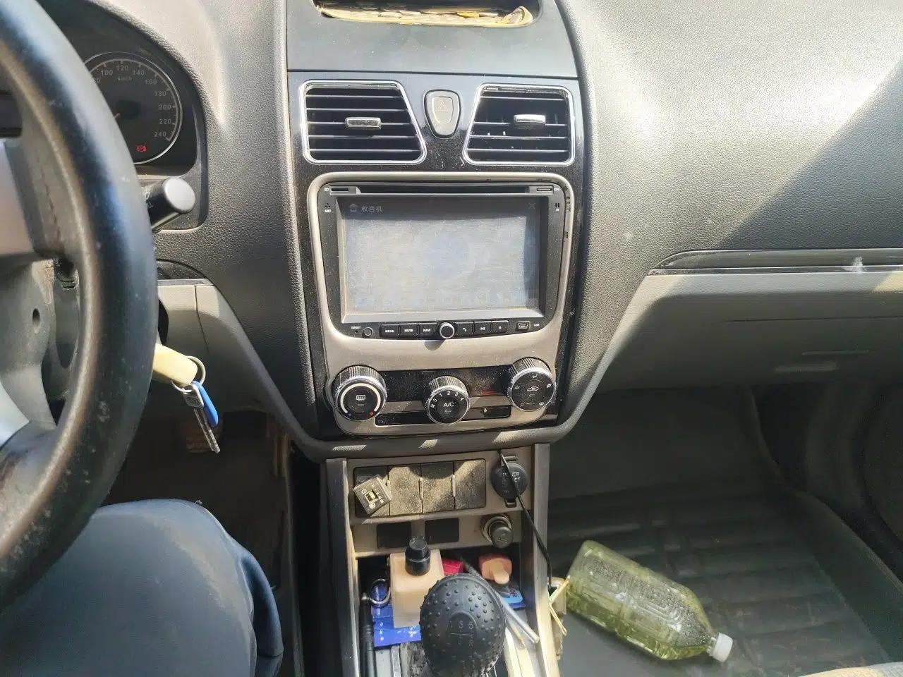 Geely Auto Classic Emgrand 2013 Sedan 1.5L Manual Entry-Level Model — миниатюра 14