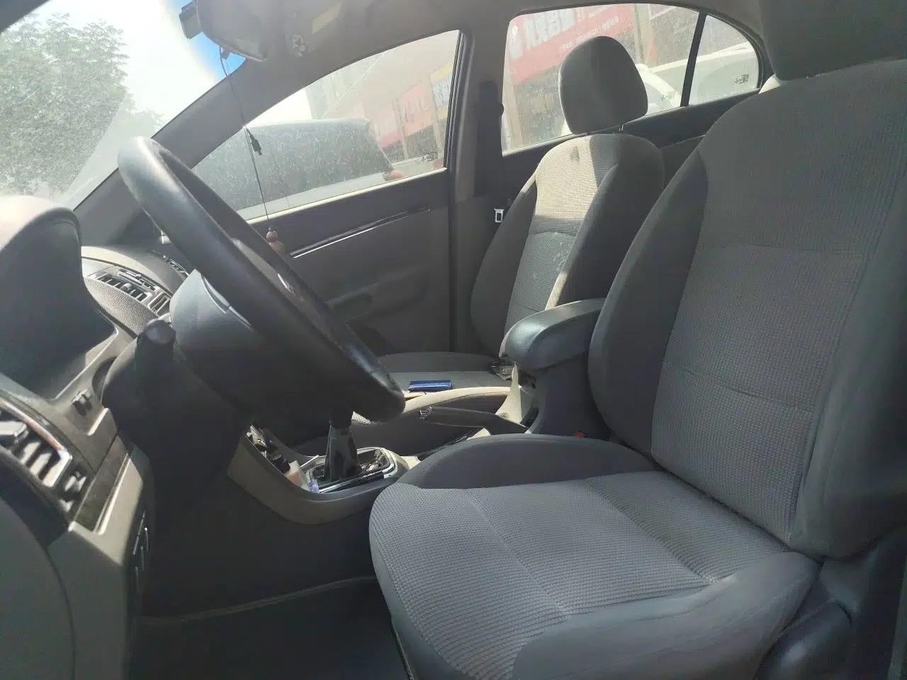 Geely Auto Classic Emgrand 2013 Sedan 1.5L Manual Entry-Level Model — миниатюра 16
