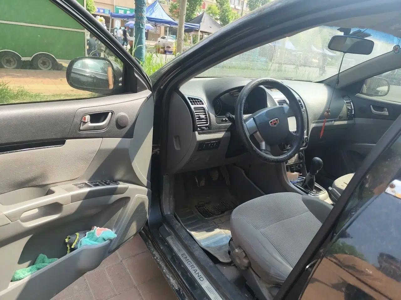 Geely Auto Classic Emgrand 2013 Sedan 1.5L Manual Entry-Level Model — миниатюра 17