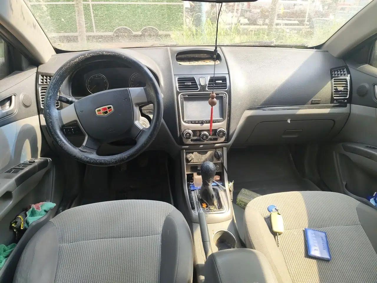 Geely Auto Classic Emgrand 2013 Sedan 1.5L Manual Entry-Level Model — миниатюра 10