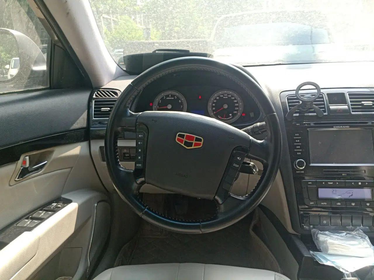 Geely Auto EC8 2013 2.0L Manual Elite Edition — миниатюра 11