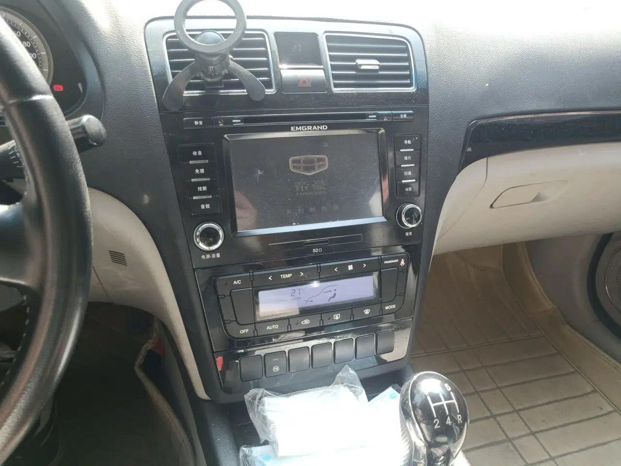 Geely Auto EC8 2013 2.0L Manual Elite Edition — миниатюра 14