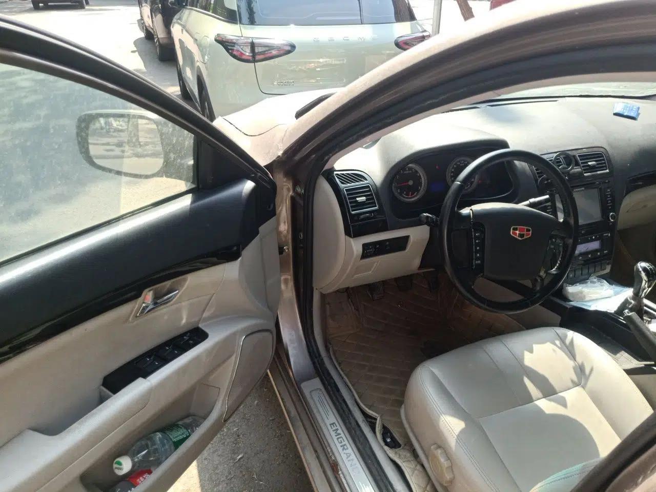Geely Auto EC8 2013 2.0L Manual Elite Edition — миниатюра 17