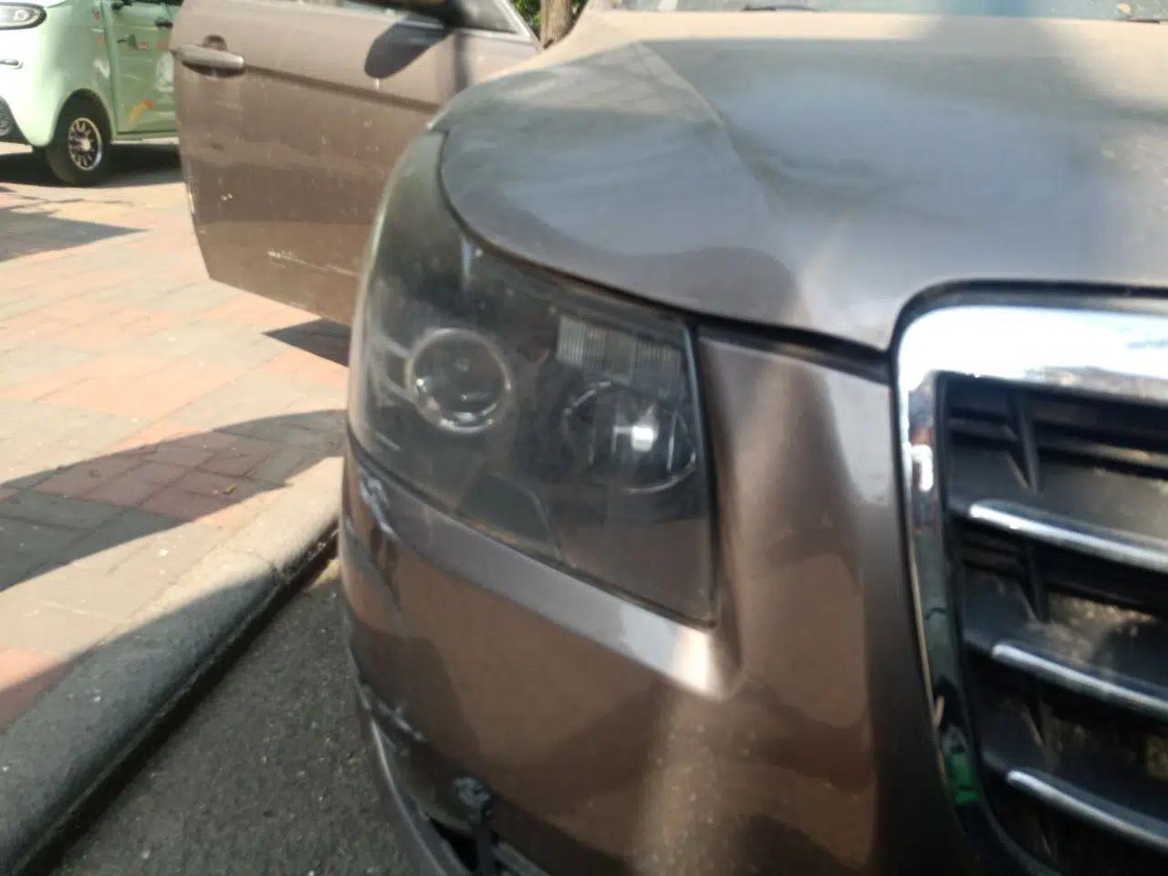 Geely Auto EC8 2013 2.0L Manual Elite Edition — миниатюра 7