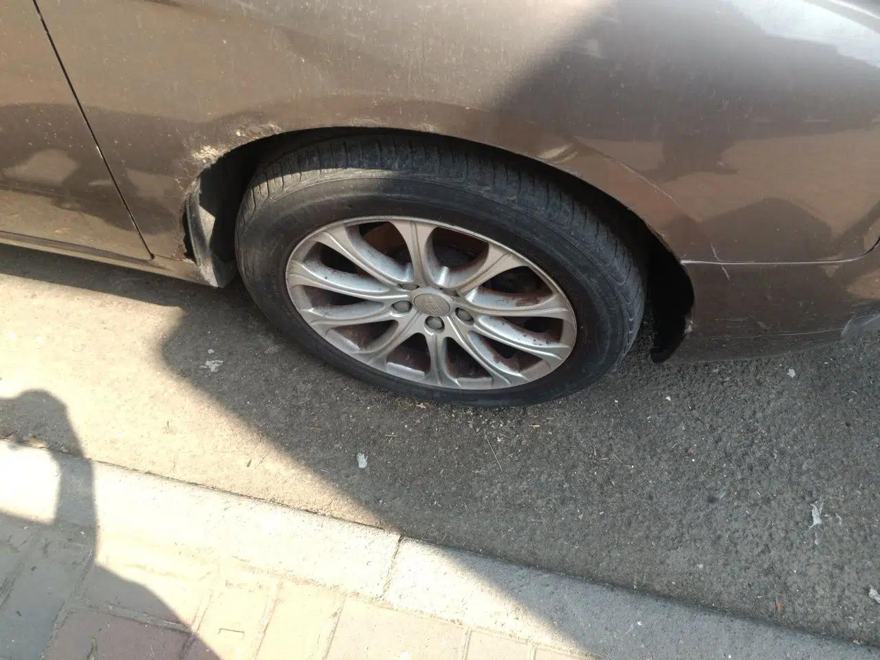 Geely Auto EC8 2013 2.0L Manual Elite Edition — миниатюра 8