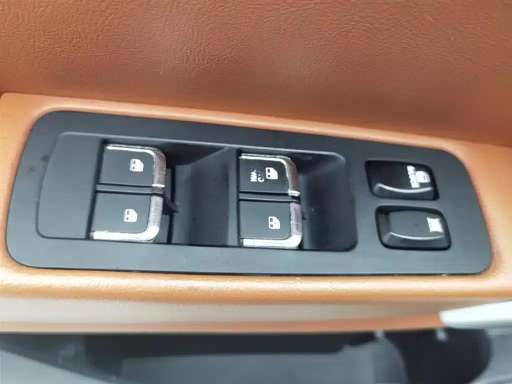 Refine S5 2013 2.0L Manual Premium Edition — миниатюра 9