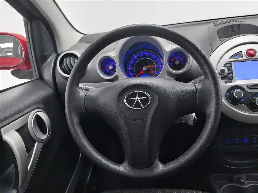 Yueyue 2014 J2 1.0L Luxury Edition — миниатюра 11