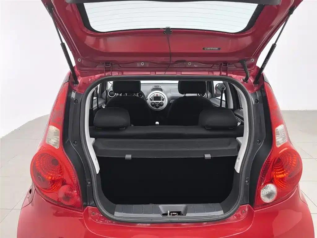Yueyue 2014 J2 1.0L Luxury Edition — миниатюра 16