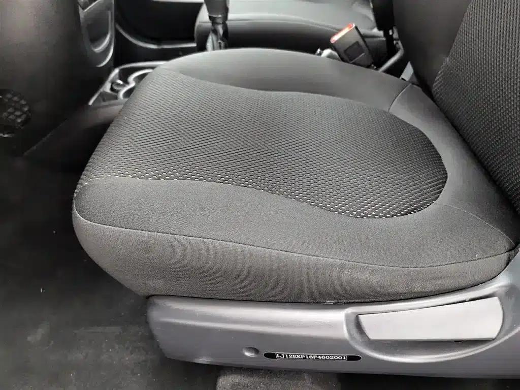 Yueyue 2014 J2 1.0L Luxury Edition — миниатюра 20