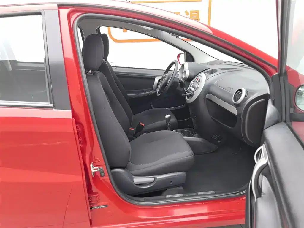 Yueyue 2014 J2 1.0L Luxury Edition — миниатюра 23