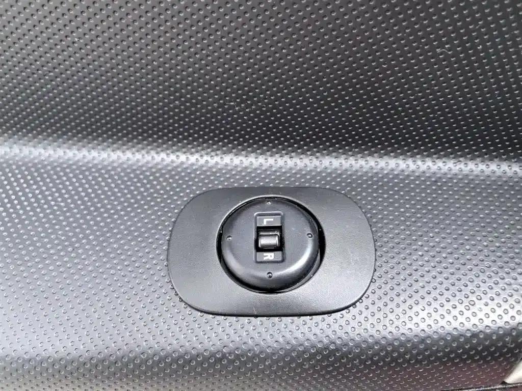 Yueyue 2014 J2 1.0L Luxury Edition — миниатюра 9