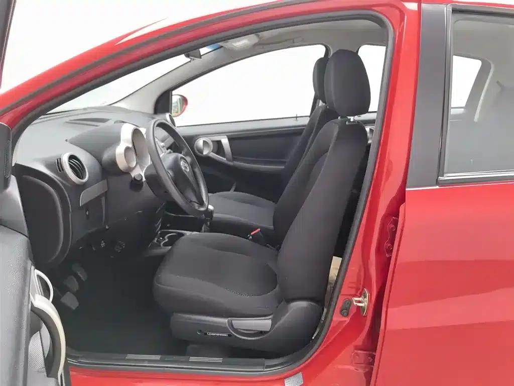 Yueyue 2014 J2 1.0L Luxury Edition — миниатюра 10