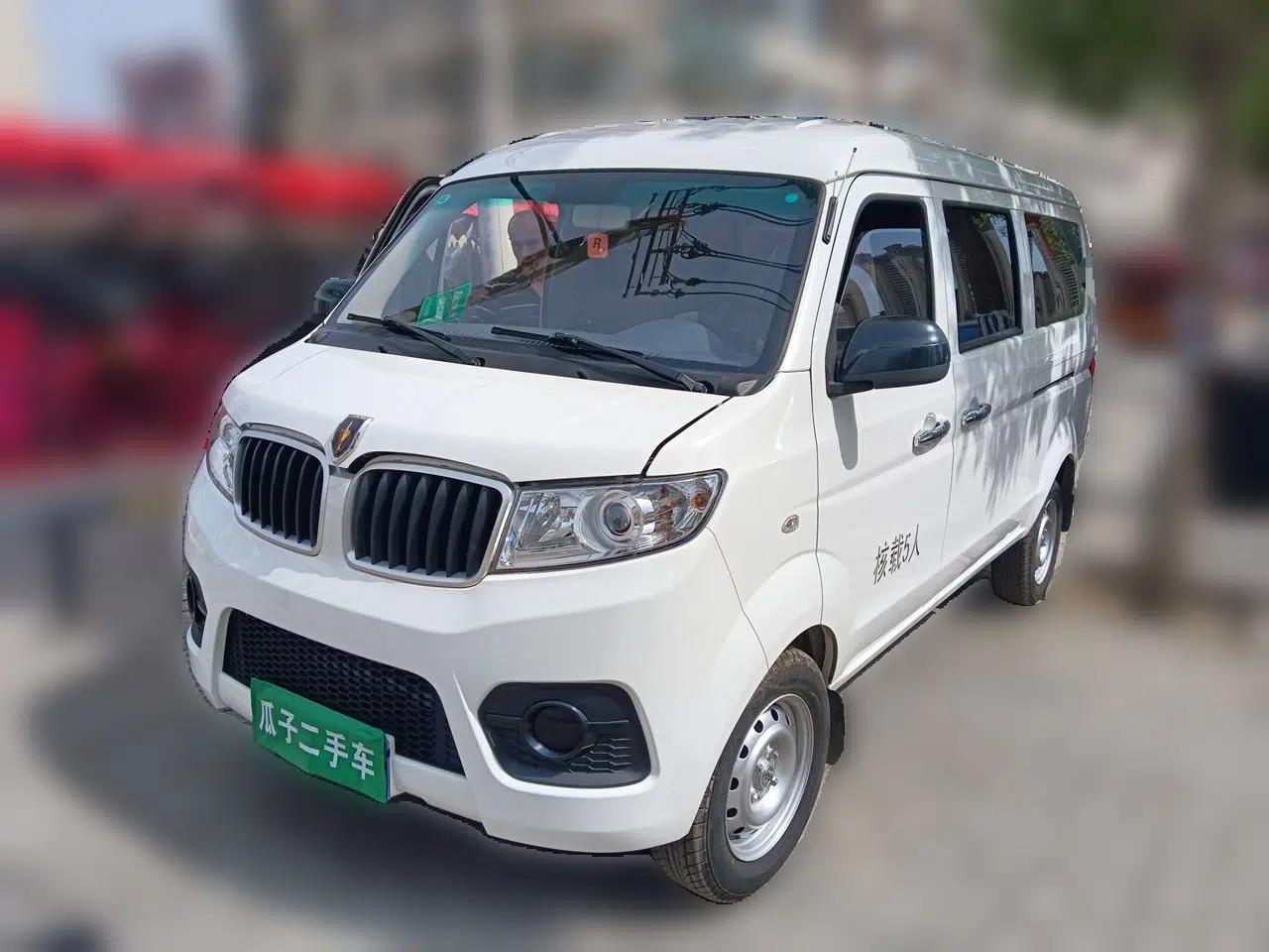 Jinbei Hiace X30 2023 1.5L Super-Comfortable Passenger Van 5/6/7-Seater Non-Air-Conditioned Version Model SWC15M — миниатюра 1