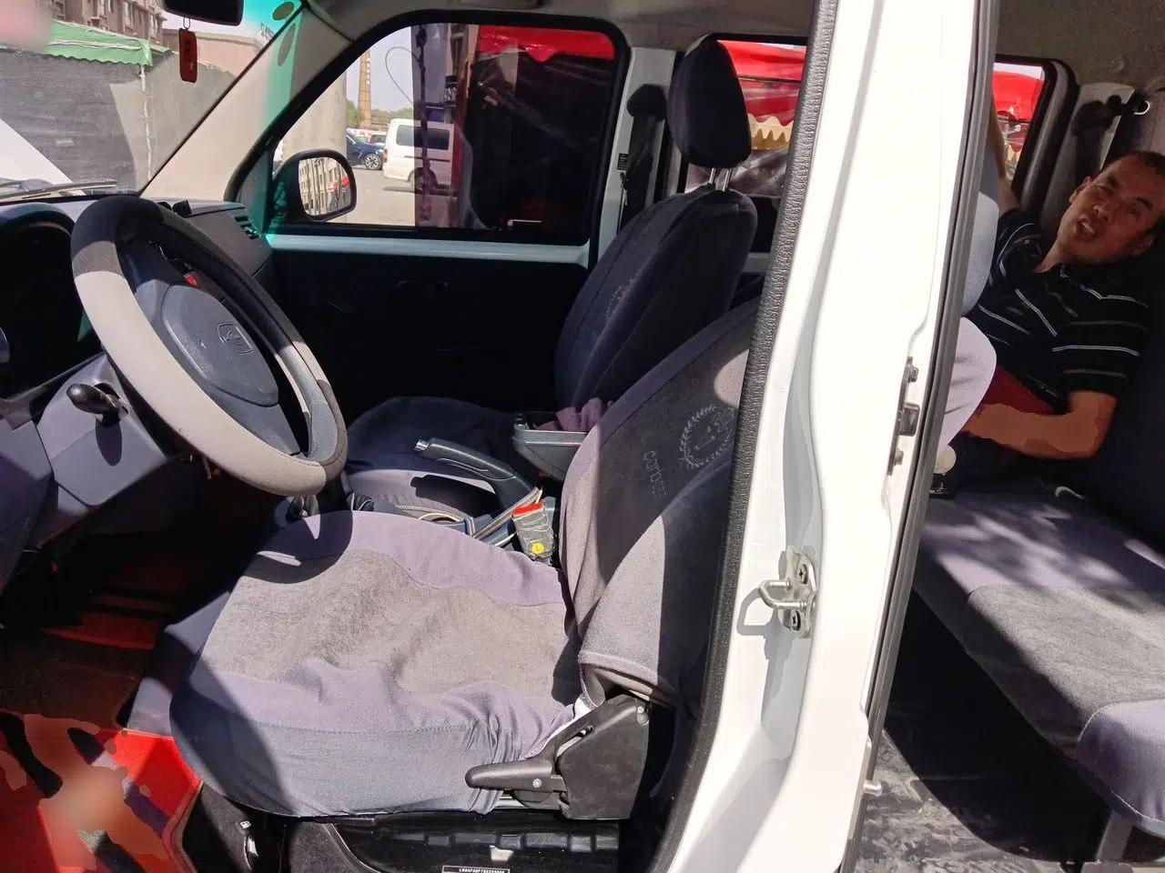 Jinbei Hiace X30 2023 1.5L Super-Comfortable Passenger Van 5/6/7-Seater Non-Air-Conditioned Version Model SWC15M — миниатюра 16