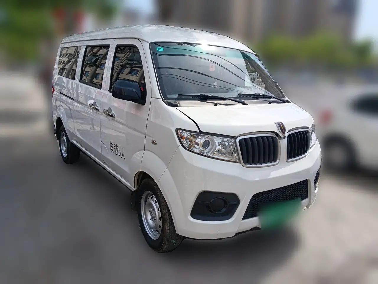 Jinbei Hiace X30 2023 1.5L Super-Comfortable Passenger Van 5/6/7-Seater Non-Air-Conditioned Version Model SWC15M — миниатюра 3