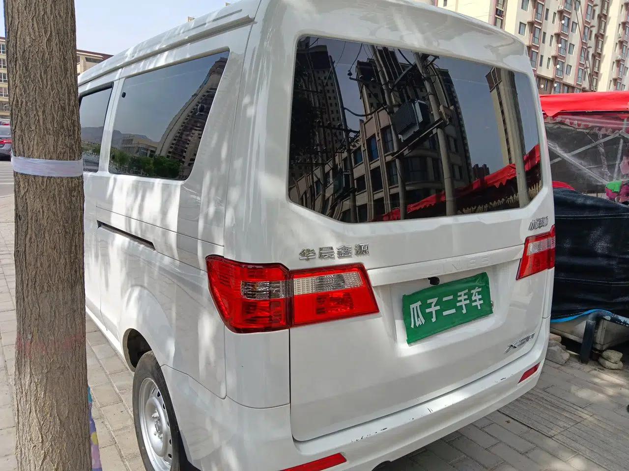 Jinbei Hiace X30 2023 1.5L Super-Comfortable Passenger Van 5/6/7-Seater Non-Air-Conditioned Version Model SWC15M — миниатюра 4