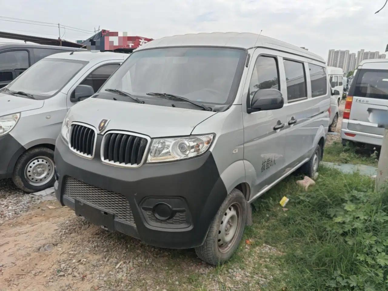 Jinbei Hiace X30 2023 1.5L Super-Comfortable Passenger Van 5/6/7-Seater Non-Air-Conditioned Version Model SWC15M — миниатюра 1