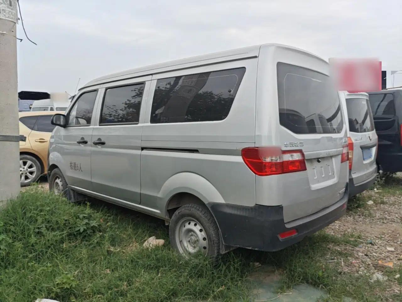 Jinbei Hiace X30 2023 1.5L Super-Comfortable Passenger Van 5/6/7-Seater Non-Air-Conditioned Version Model SWC15M — миниатюра 4