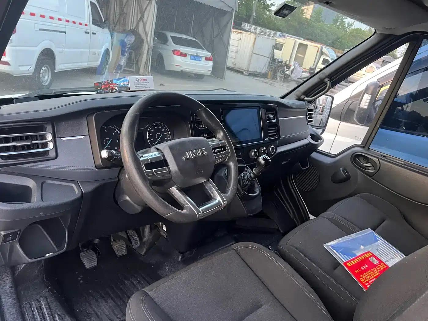 Jiangling Fushun 2022 2.0T Manual Transmission Van, Long Wheelbase, Medium-High Roof, 3 Seats — миниатюра 5