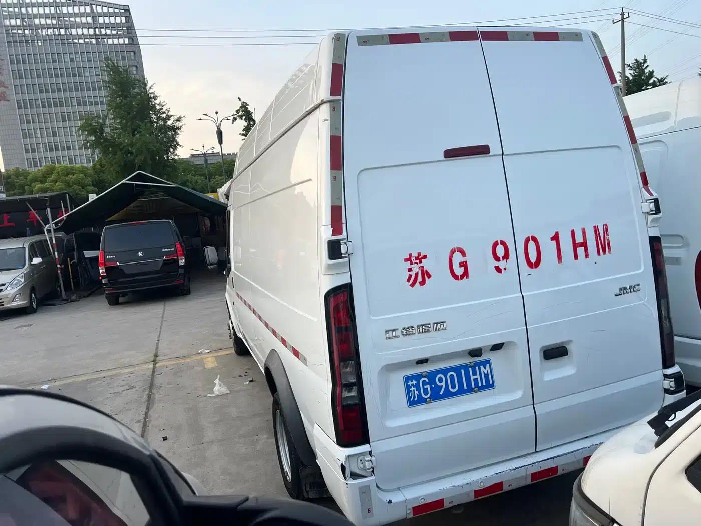 Jiangling Fushun 2022 2.0T Manual Transmission Van, Long Wheelbase, Medium-High Roof, 3 Seats — миниатюра 7