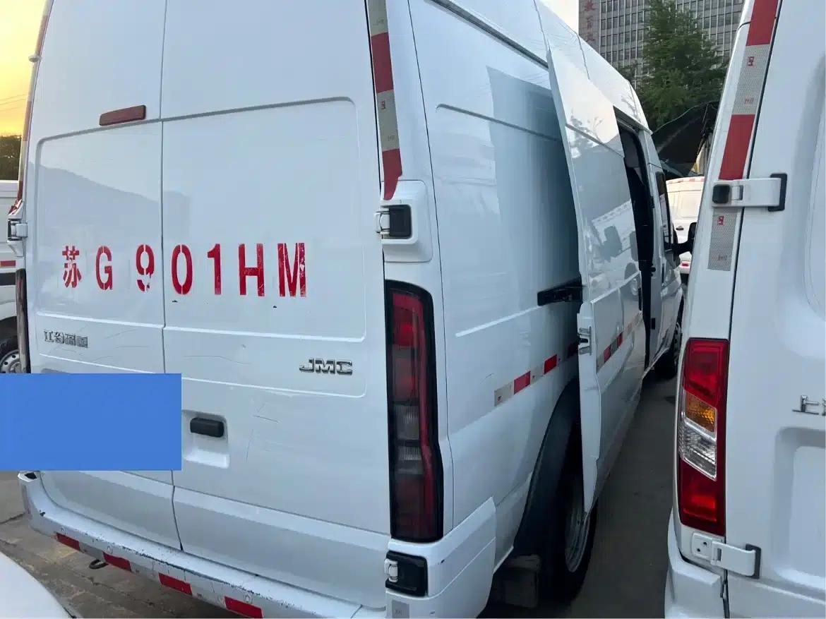 Jiangling Fushun 2022 2.0T Manual Transmission Van, Long Wheelbase, Medium-High Roof, 3 Seats — миниатюра 10