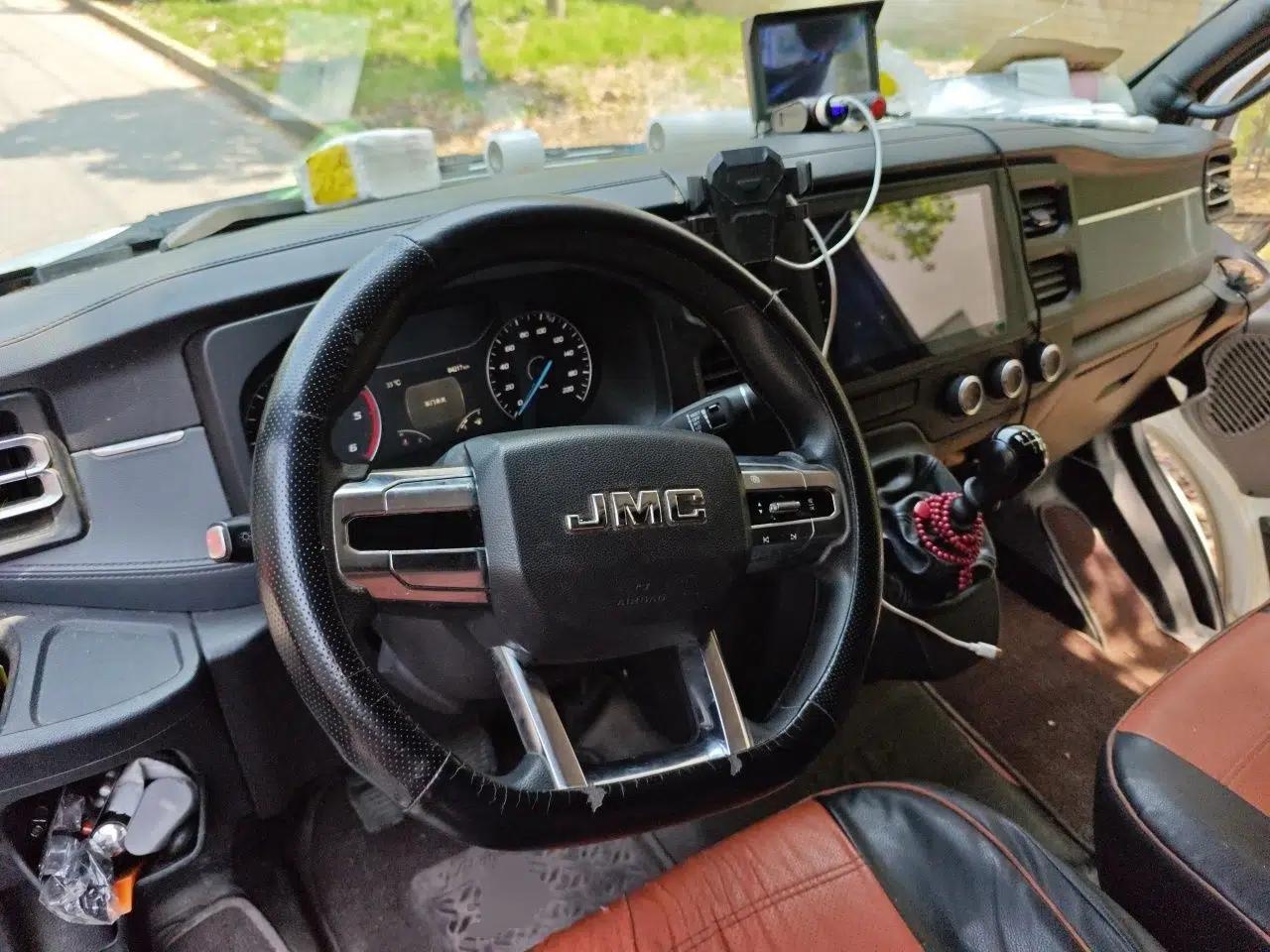 JMC Fushun 2022 2.0T Manual Van with Mid-Roof High Roof and 3 Seats — миниатюра 11