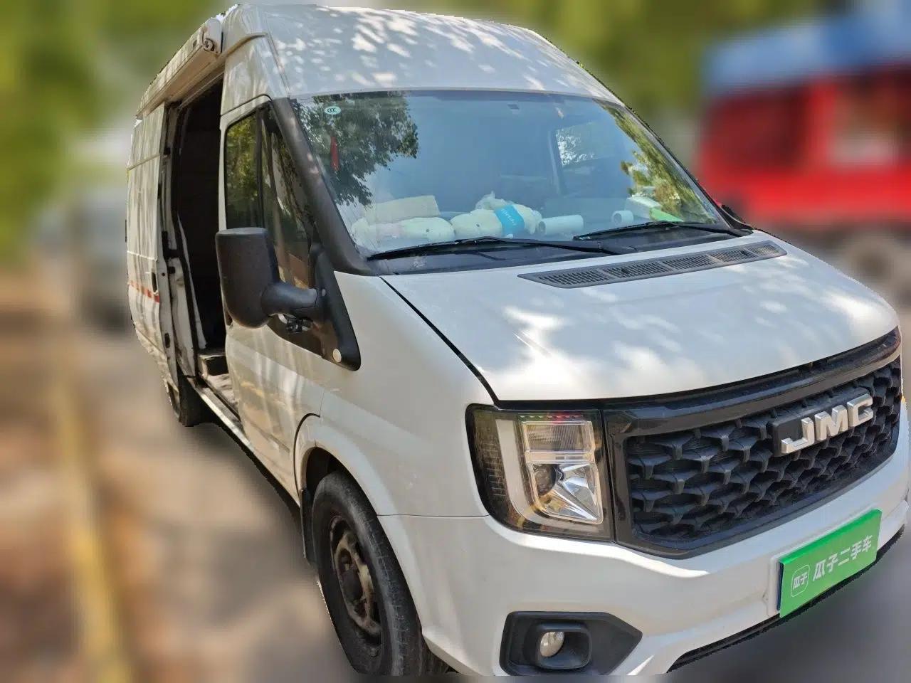 JMC Fushun 2022 2.0T Manual Van with Mid-Roof High Roof and 3 Seats — миниатюра 3
