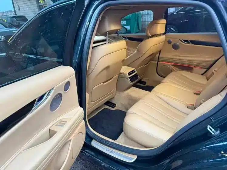 Genesis G80 2026 2.5T Rear-Wheel Drive Luxury Edition — миниатюра 7