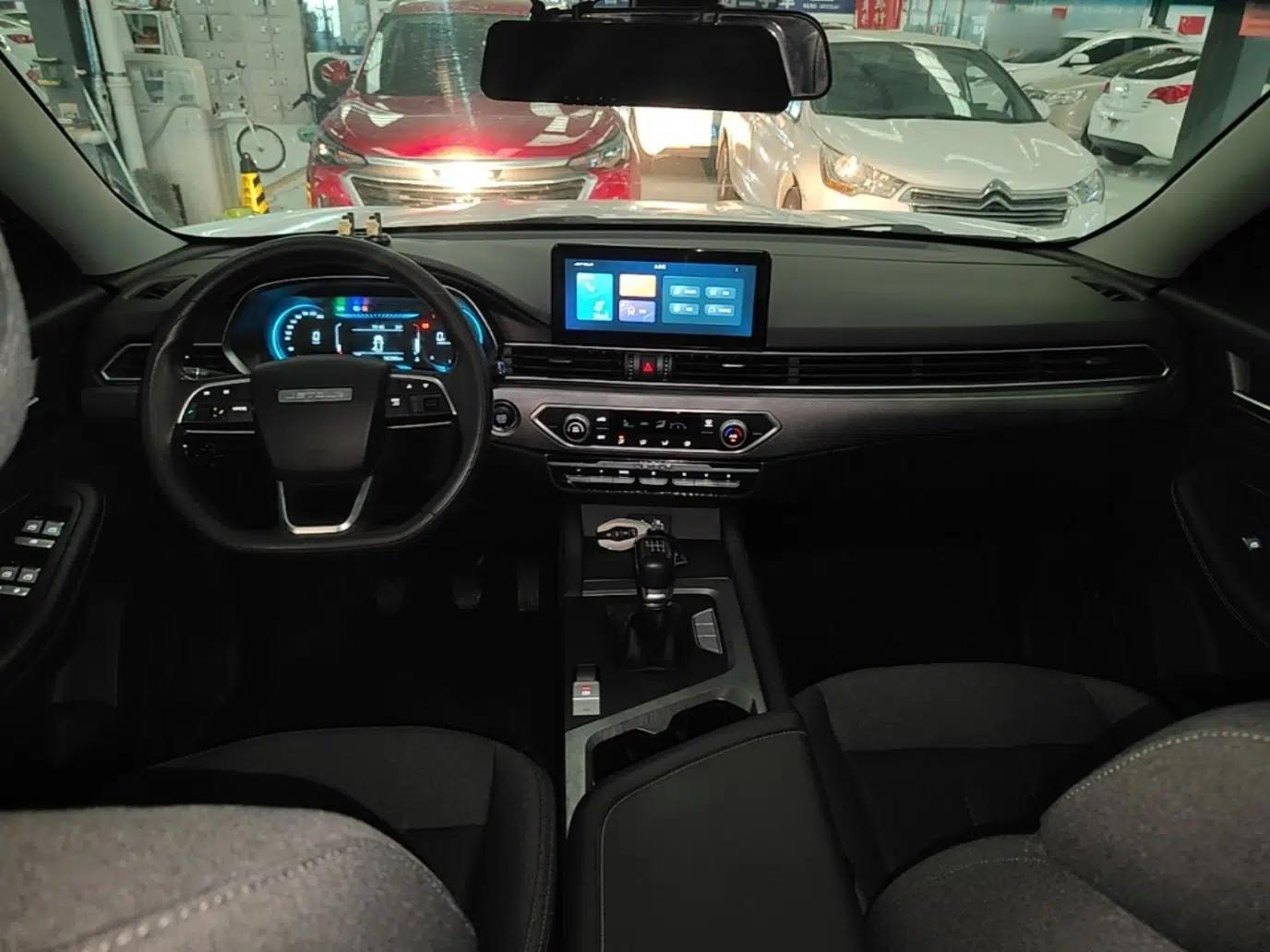 JETOUR X70S 2022 1.5T Manual Fanghua Edition 5 Seats — миниатюра 13