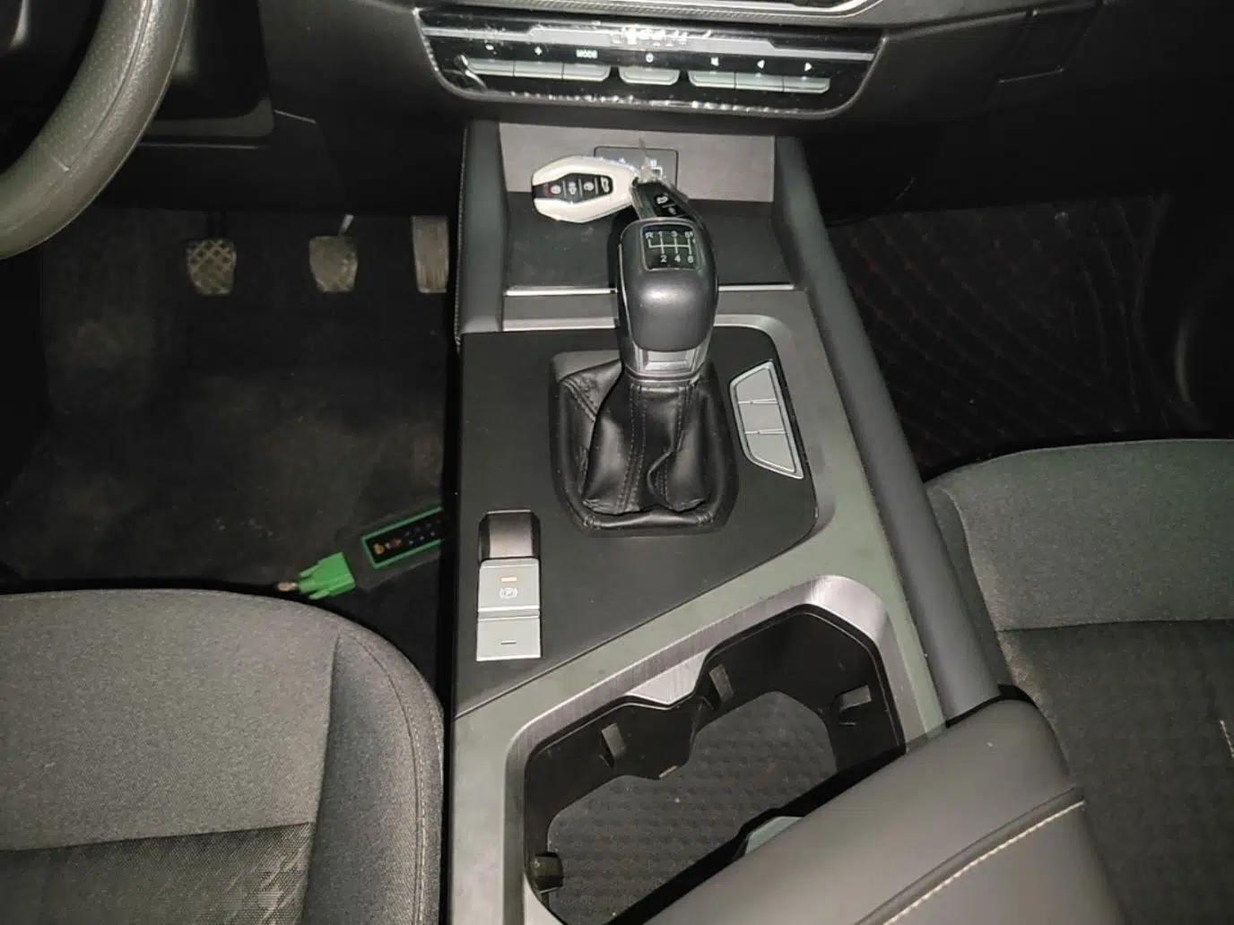 JETOUR X70S 2022 1.5T Manual Fanghua Edition 5 Seats — миниатюра 17