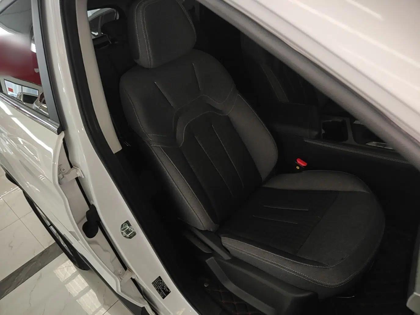 JETOUR X70S 2022 1.5T Manual Fanghua Edition 5 Seats — миниатюра 23