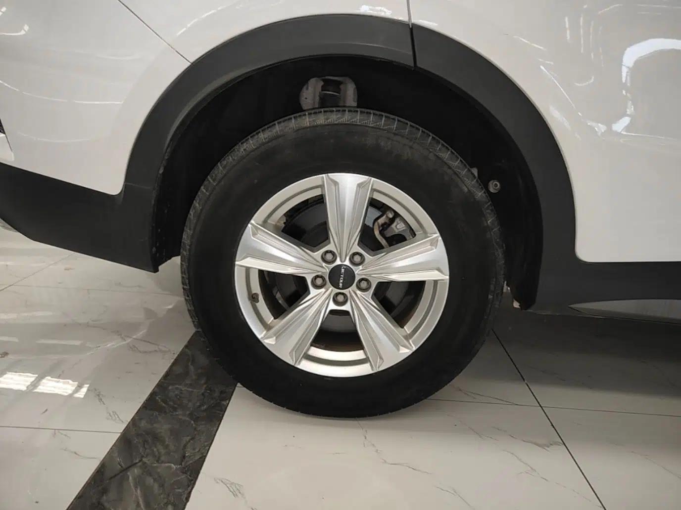 JETOUR X70S 2022 1.5T Manual Fanghua Edition 5 Seats — миниатюра 10