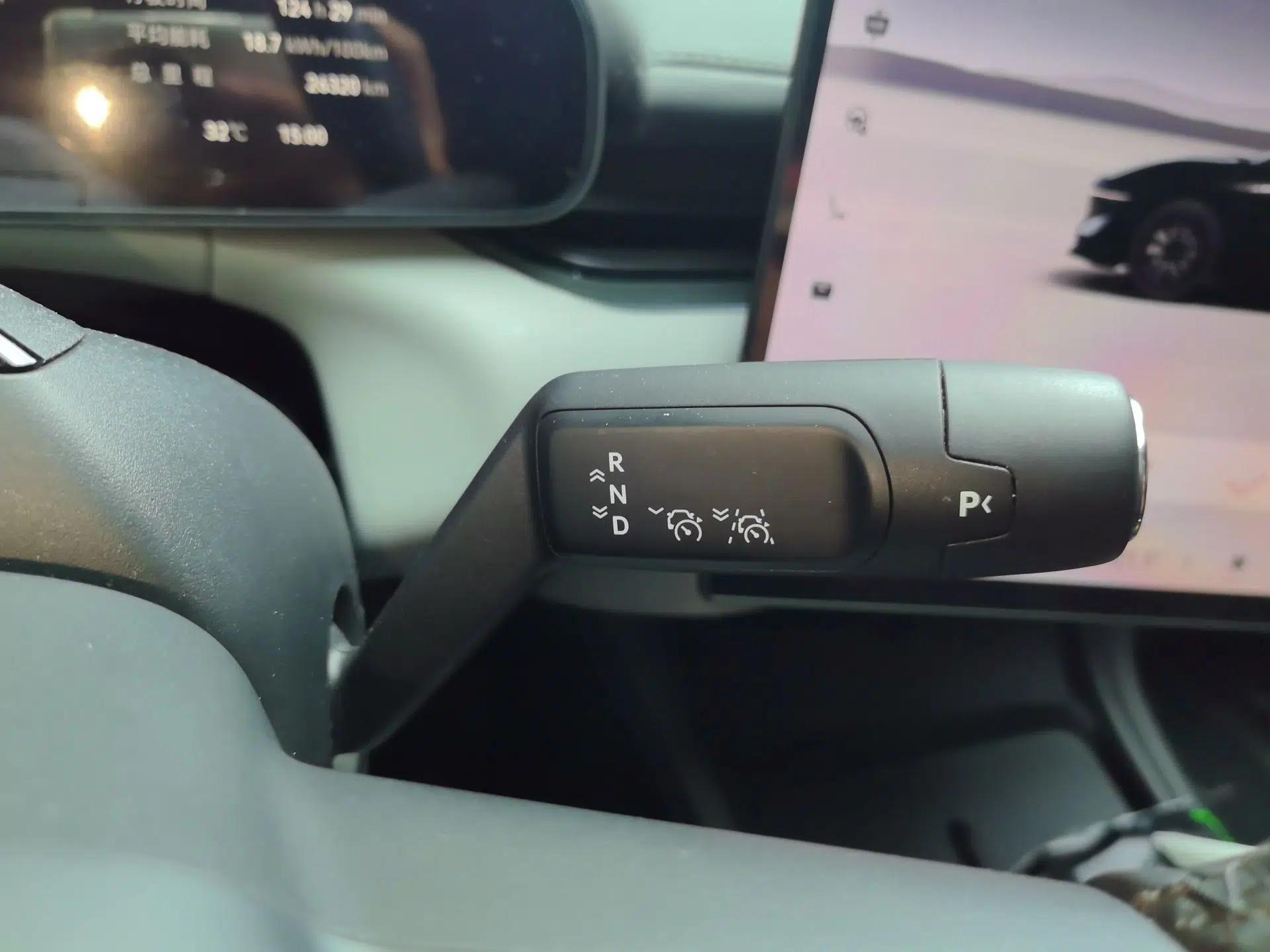 Zeekr 007 2025 Rear-Drive Intelligent Driving Version 75 kWh — миниатюра 15