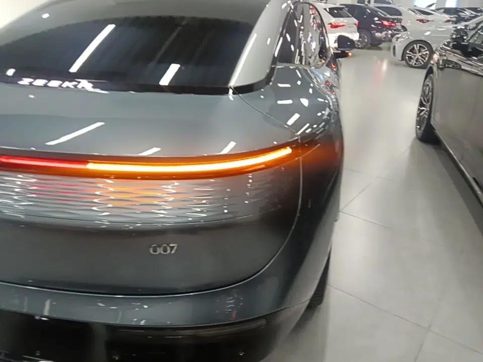 Zeekr 007 2025 Long-Range All-Wheel-Drive Intelligent Driving Version 100 kWh — миниатюра 8