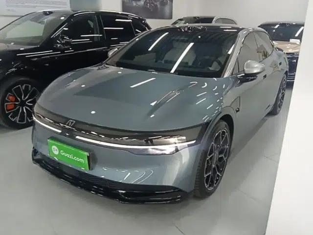 Zeekr 007 2025 Long-Range All-Wheel-Drive Intelligent Driving Version 100 kWh