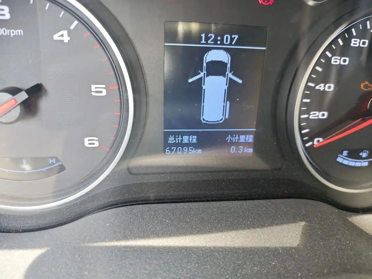JAC Refine M4 2017 1.9T Diesel Manual Luxury Model — миниатюра 13