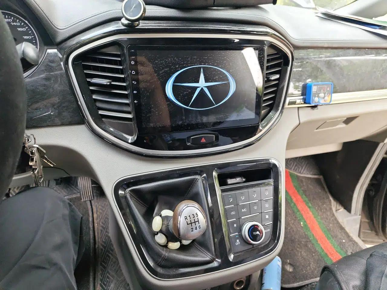 JAC Refine M4 2017 1.9T Diesel Manual Luxury Model — миниатюра 14