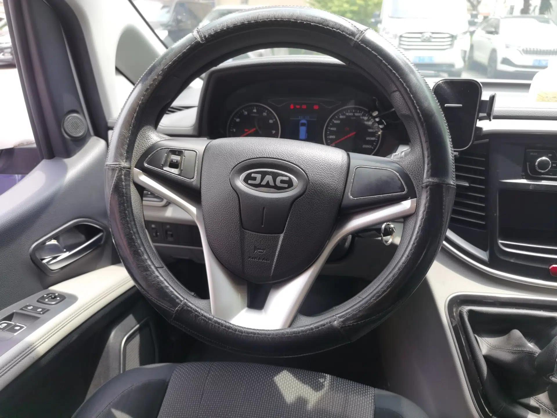 JAC Refine M4 2016 2.0L Manual Comfort Edition — миниатюра 11