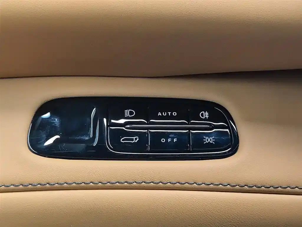 Yizhen L380 2025 Model 805km Flagship Edition 4WD — миниатюра 21