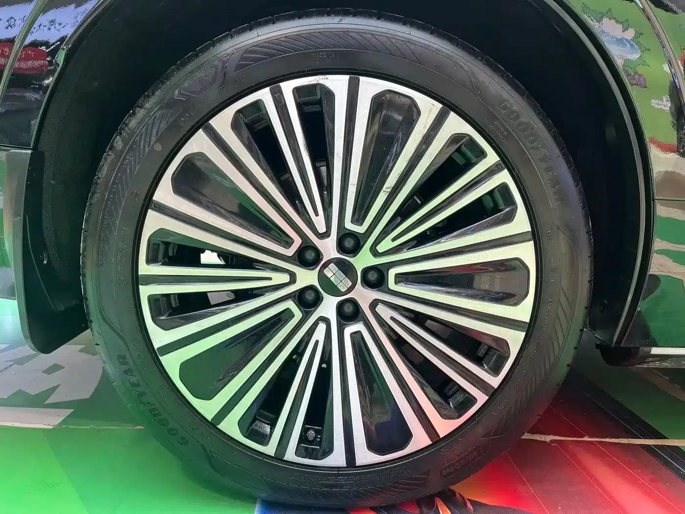 Galaxy M9 2025 210km/h AWD Navigator Edition — миниатюра 13