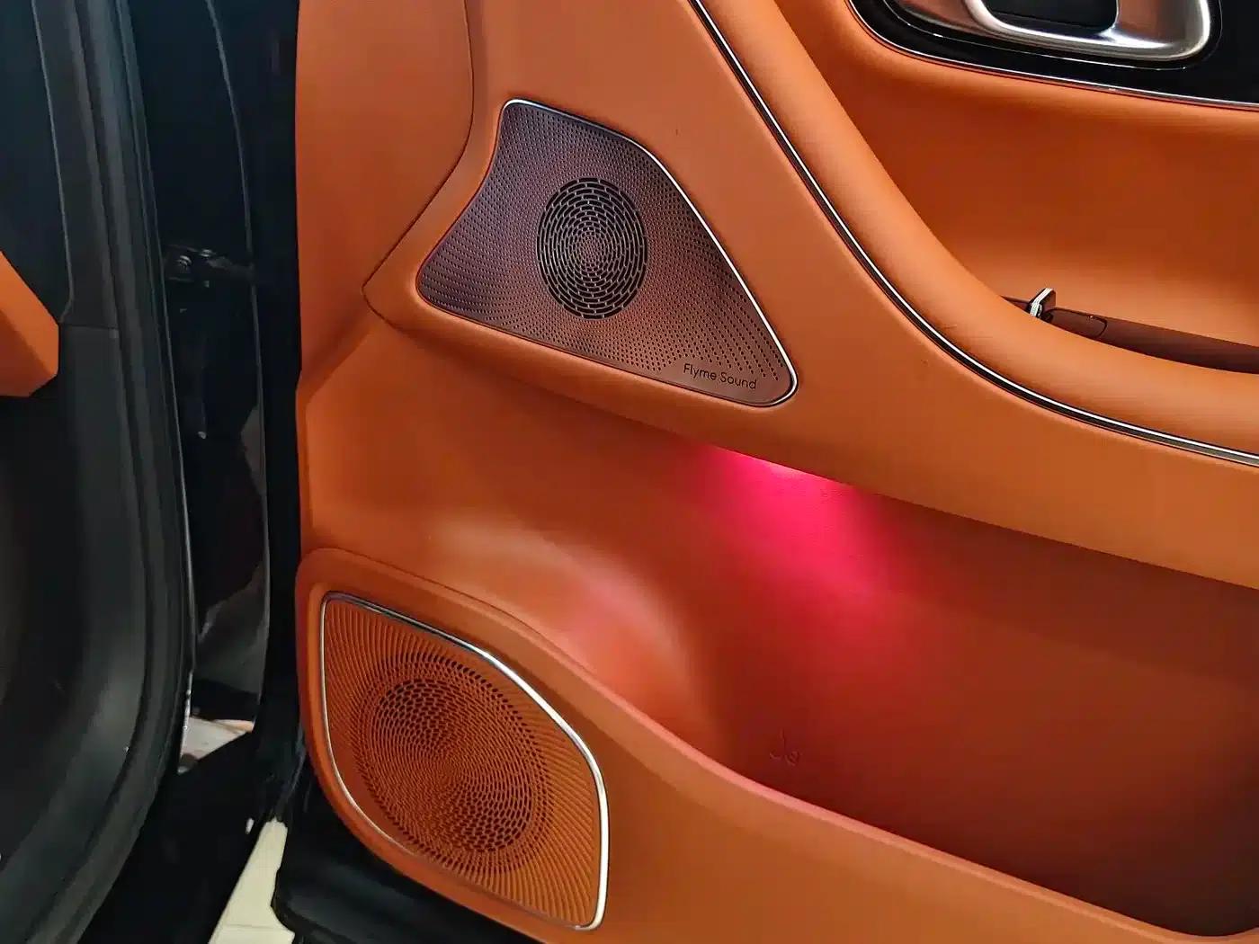 Galaxy M9 2025 210km/h AWD Navigator Edition — миниатюра 19