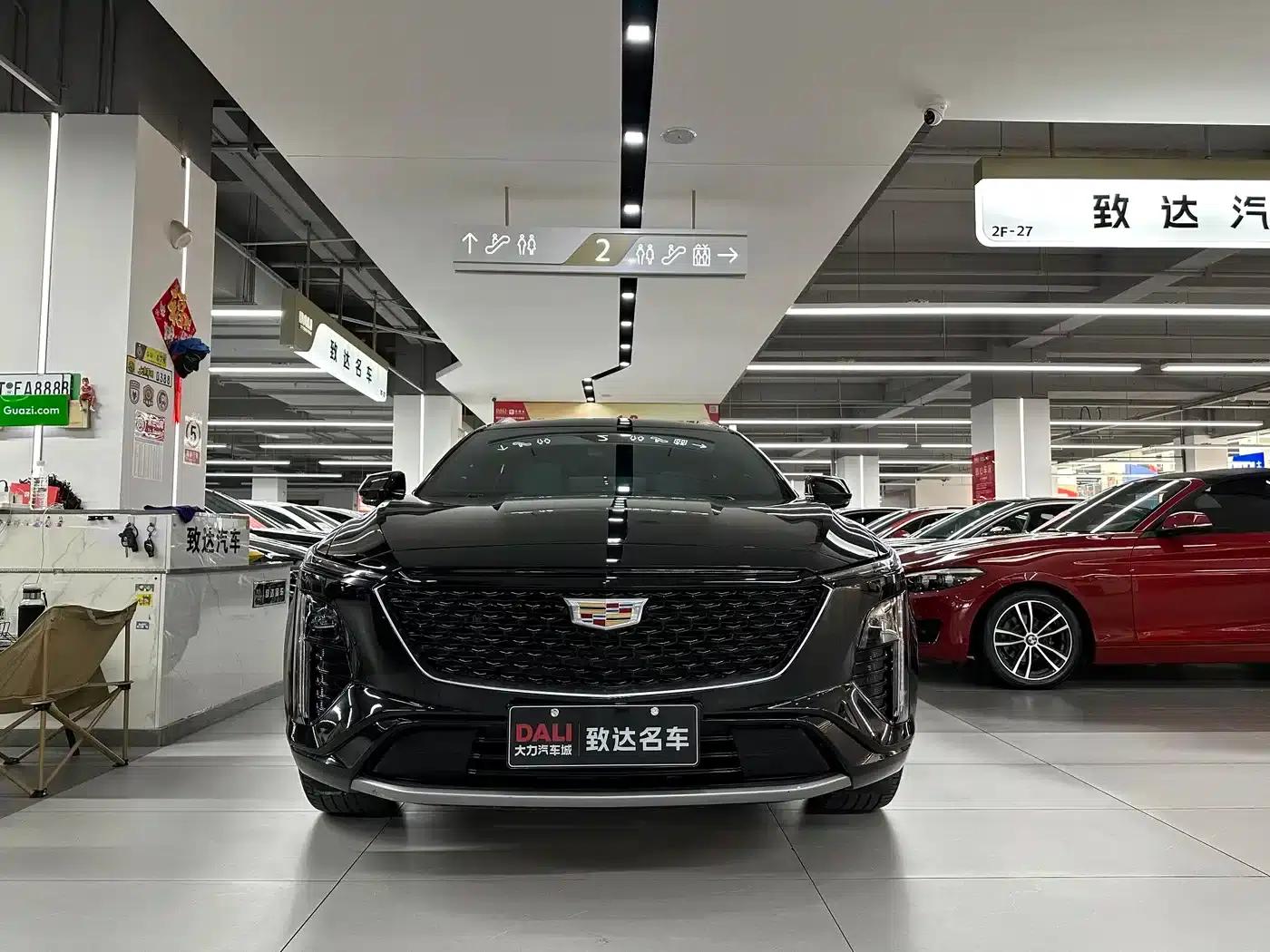 2023 Cadillac GT4 25T Luxury — миниатюра 2