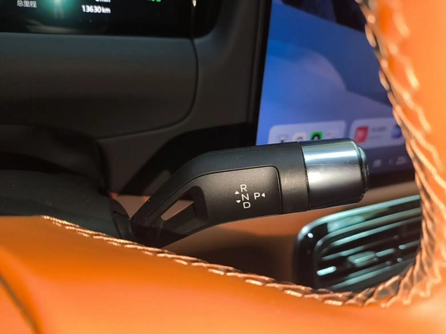 Geely Galaxy M9 2025 Model 210km Four-Wheel-Drive Leading Edition — миниатюра 17