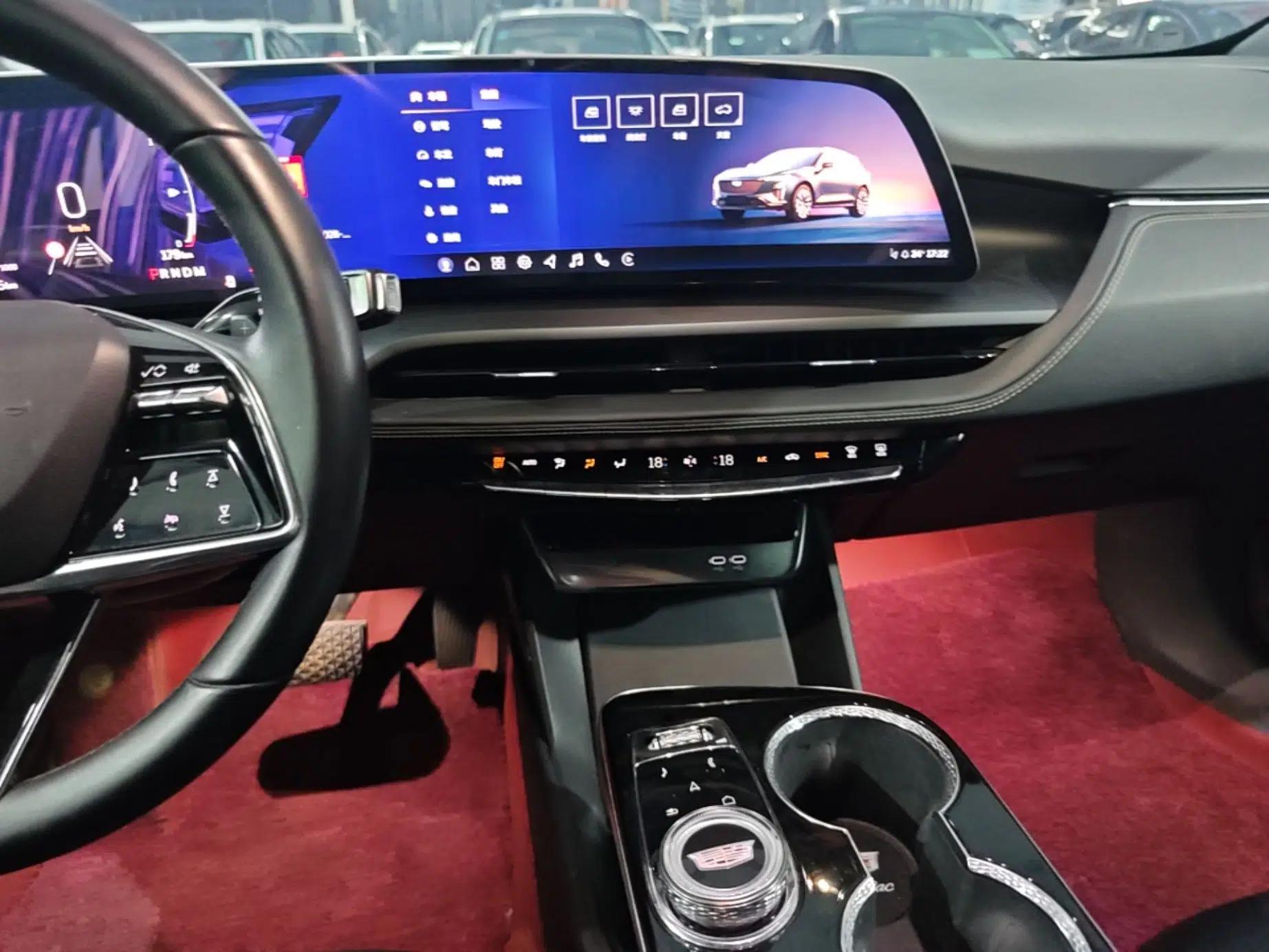 Cadillac GT4 2023 25T Fashion Edition — миниатюра 16