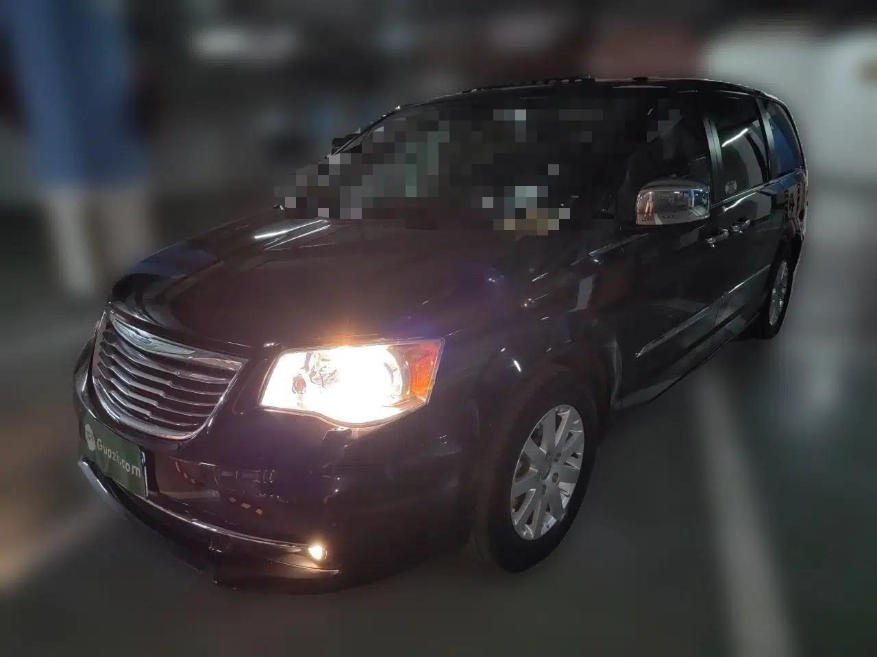 Chrysler Grand Voyager 2013 3.6L Luxury Edition — миниатюра 1
