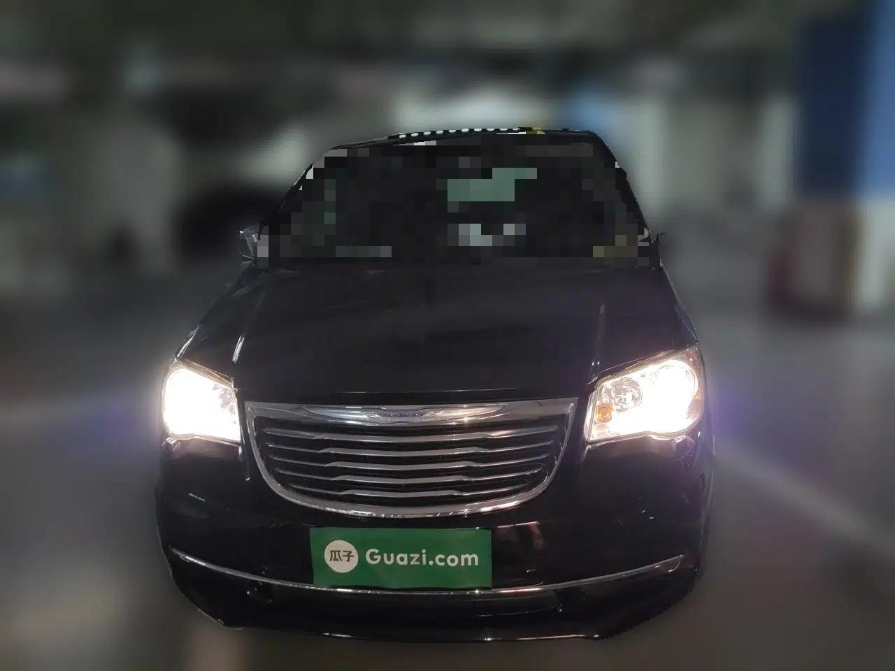 Chrysler Grand Voyager 2013 3.6L Luxury Edition — миниатюра 2