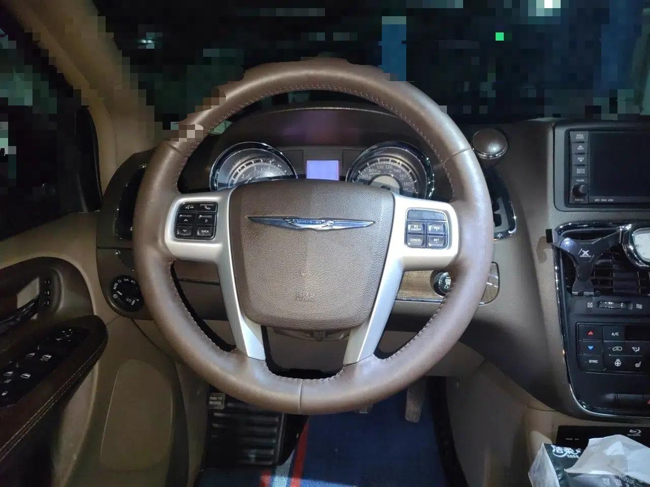 Chrysler Grand Voyager 2013 3.6L Luxury Edition — миниатюра 11