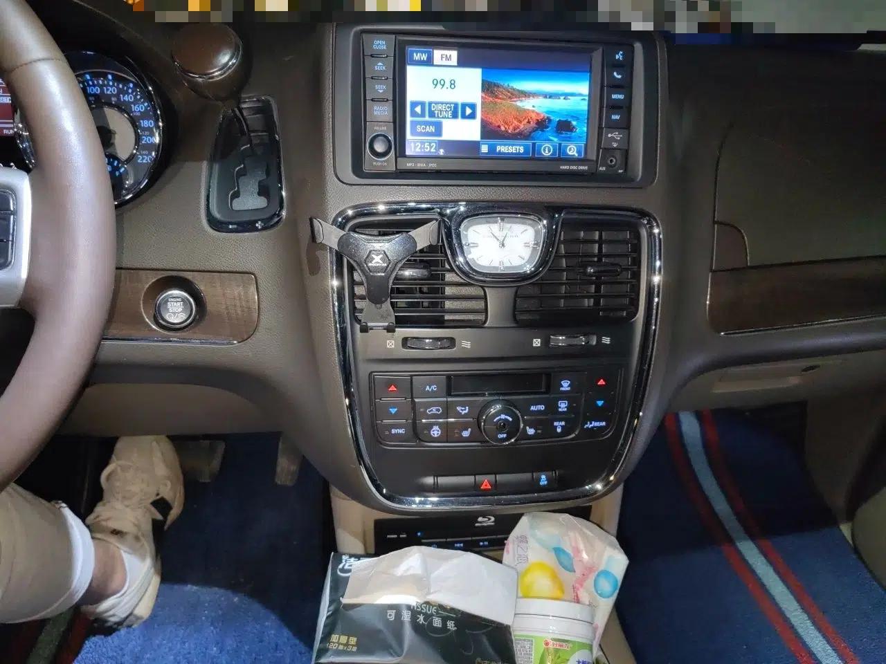 Chrysler Grand Voyager 2013 3.6L Luxury Edition — миниатюра 14