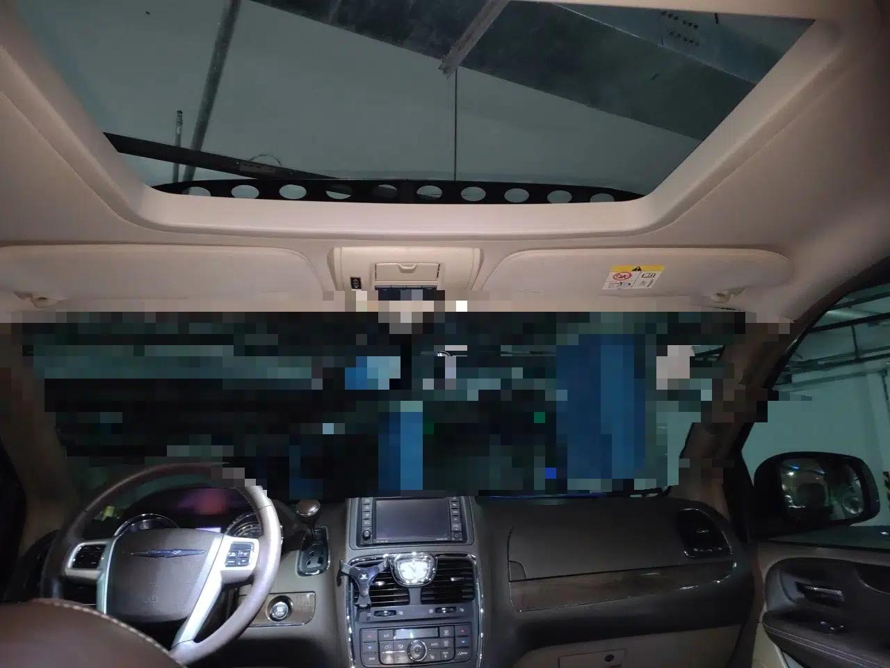 Chrysler Grand Voyager 2013 3.6L Luxury Edition — миниатюра 19