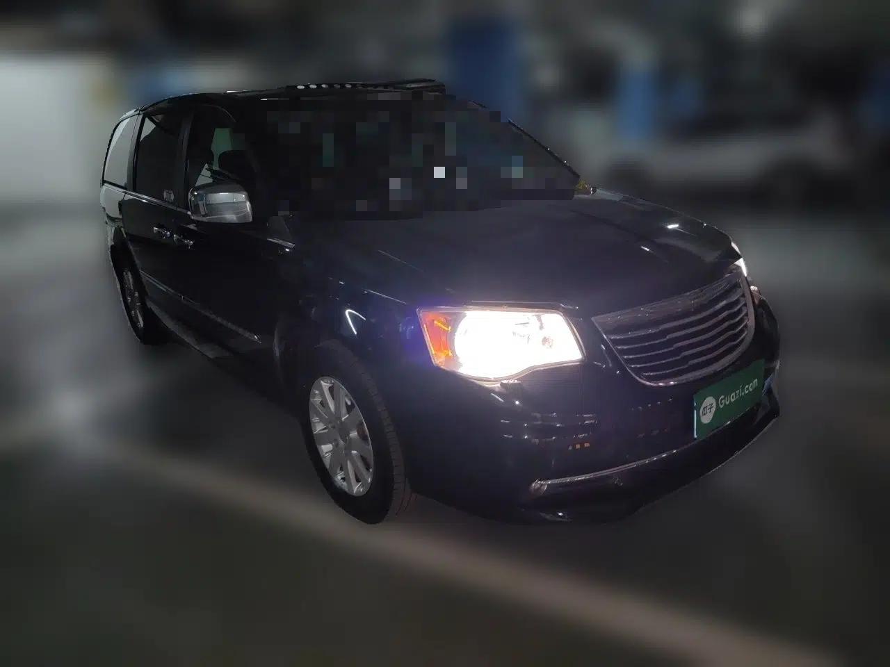 Chrysler Grand Voyager 2013 3.6L Luxury Edition — миниатюра 3